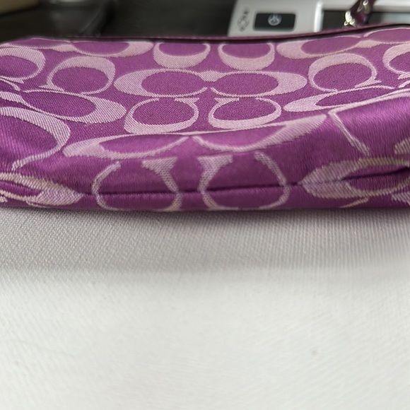 EUC Coach Signature C Wristlet - Picture 7 of 10